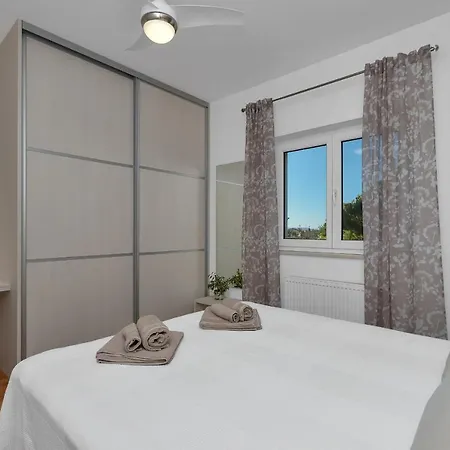The Art Of Mediterranean Living Apartment Makarska
