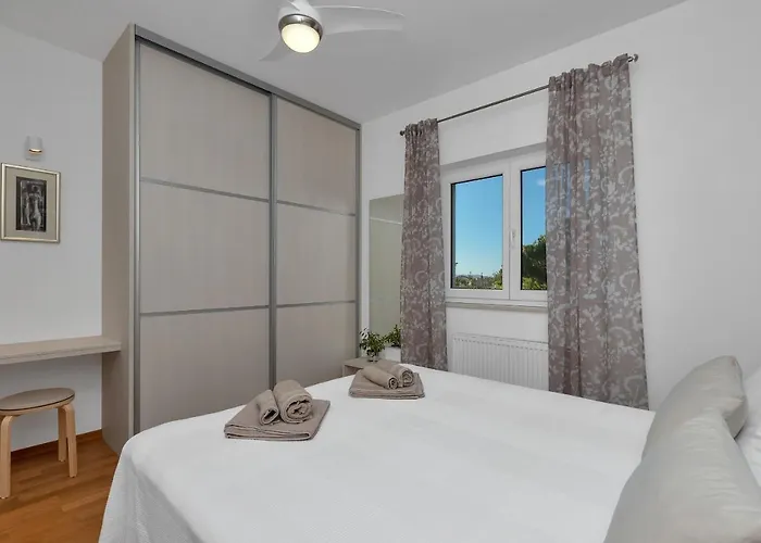 The Art Of Mediterranean Living Apartment Makarska